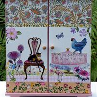 Puppenschrank "Wo versteckt sich die kleine Prinzessin?"