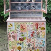 Puppengeschirrschrank "Blumenquartett"
