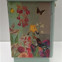 Anmutige Vögel im Orchideenbeet   