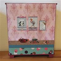 Großer Puppenschrank "Papas Gitarre" 