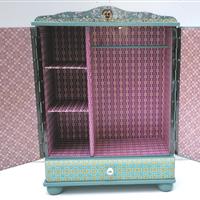 Puppenschrank "Hasen im Eichenwald"   