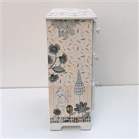 Der Grashüpfer im Juwelengarten  