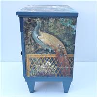 Neugieriger Dachs im Freskengarten