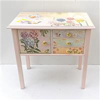 Lesestunde im Garten