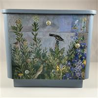 Freskengarten mit Irisbeet