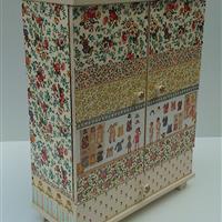  Großer Puppenschrank "Ankleidepuppen"