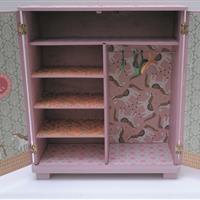 Großer Puppenschrank "Zirkuspferdchen"  